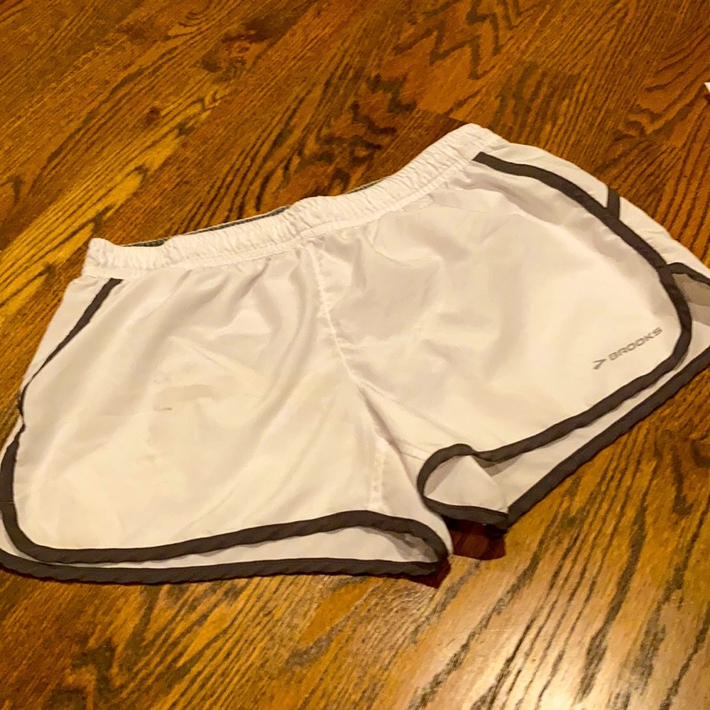 Brooks run shorts
